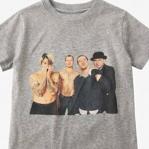 🎸 Red Hot Chili Peppers Graphic T-Shirt – Kids Size 4 – Like New! 🎸